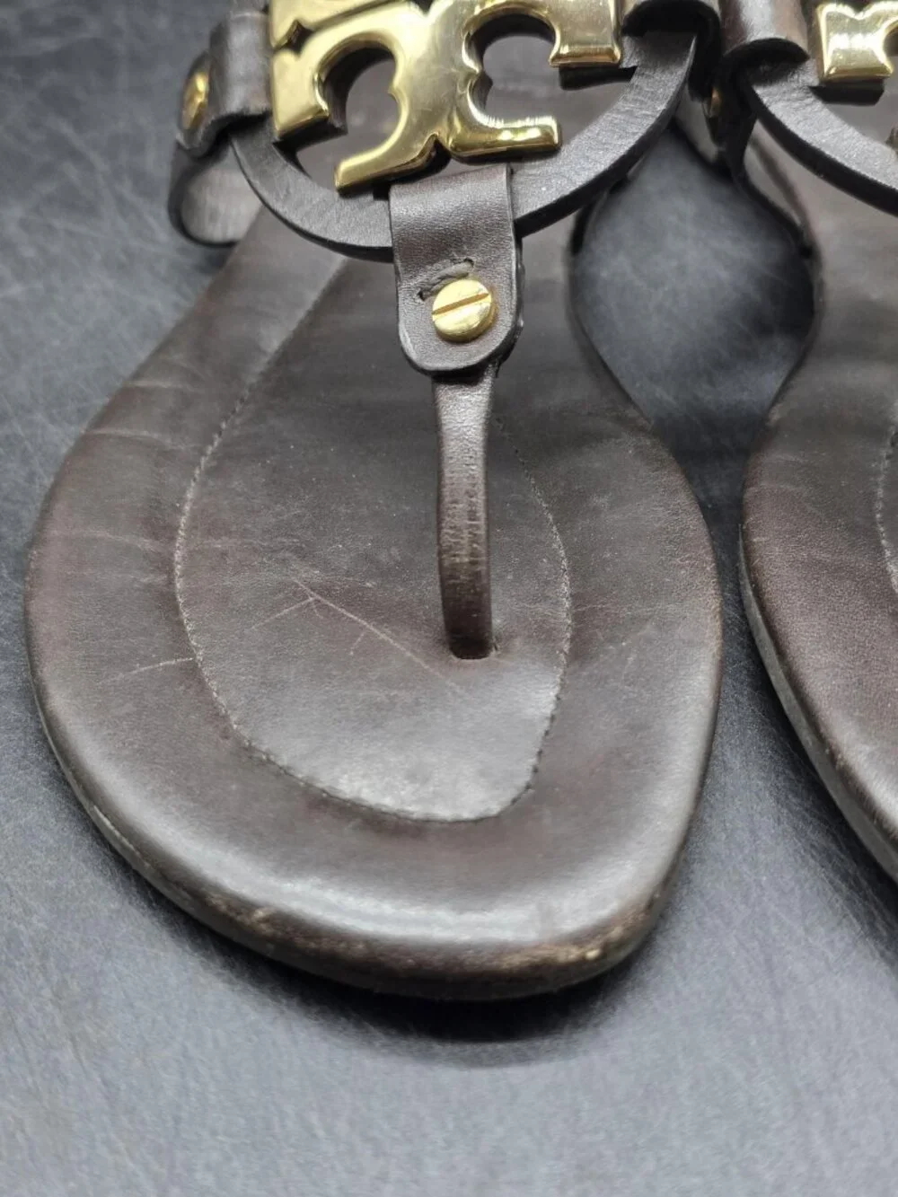Tory Burch Sandals Womens Size 7 Brown Miller Logo Leather Thong Flat Shoes